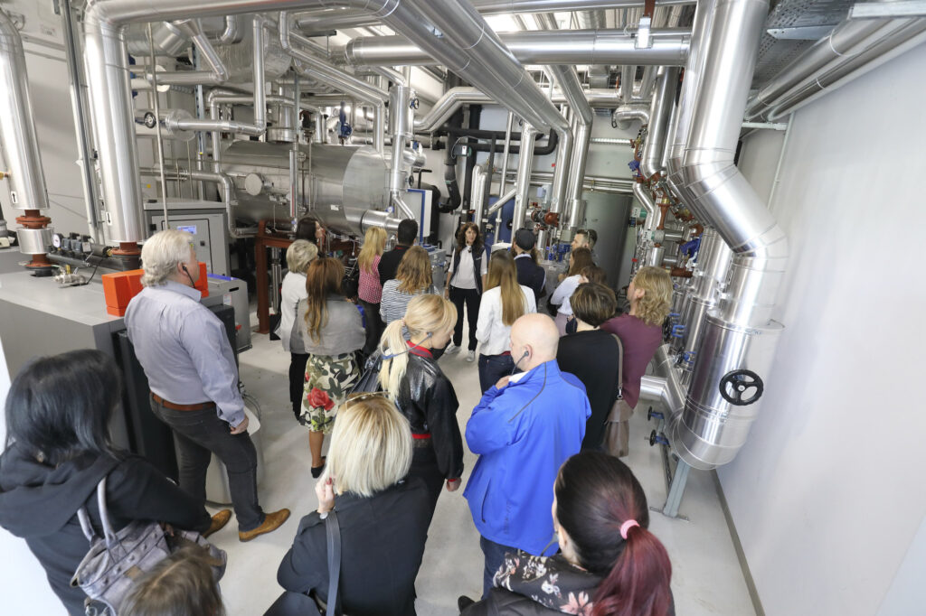 Reportage, Great Lengths, Werksbesichtigung