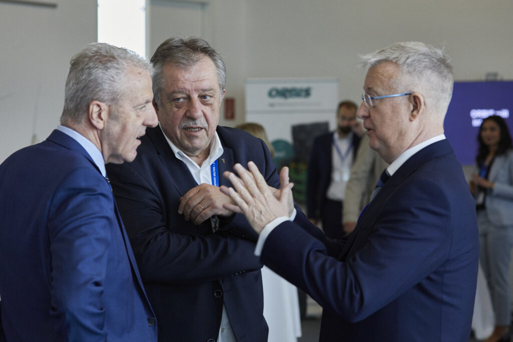 Reportage, Flughafen Graz, LKW Walter